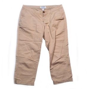 one size 4 tan old navy cropped pants